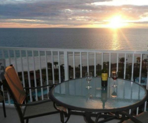The Salty Dolphin, 5-Star Direct Beachfront at Shores of Panama Resort, Sleeps 8, with Parking